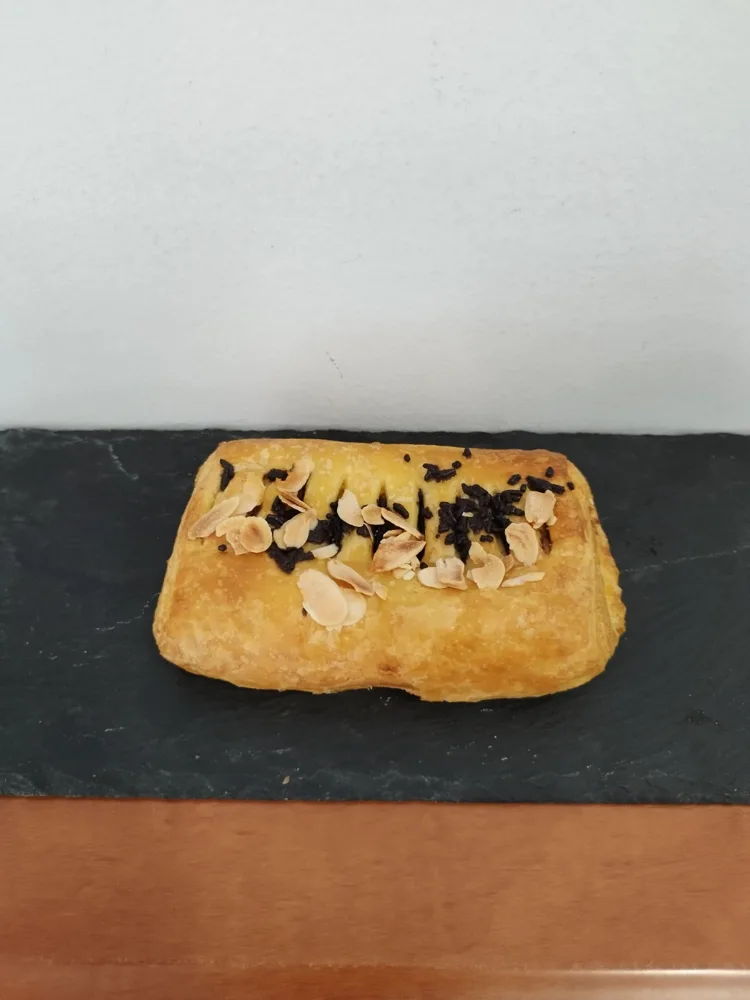 Choco banana pastry